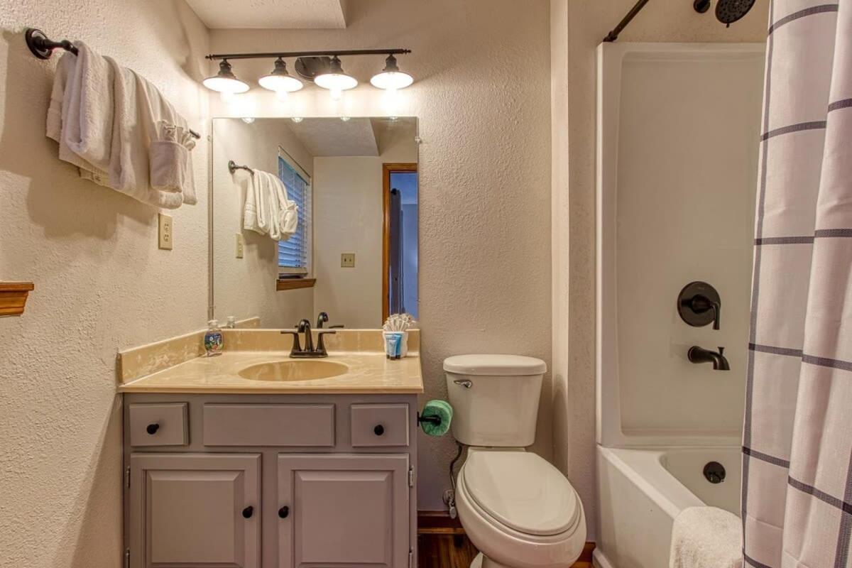 Pinecrest Townhomes-1king-2queen Unit-renovated Сasa de vacaciones Pigeon Forge