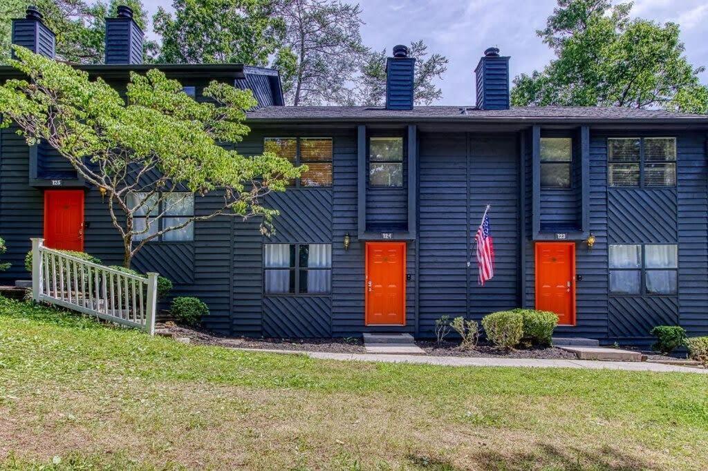 Pinecrest Townhomes-1king-2queen Unit-renovated Сasa de vacaciones *
