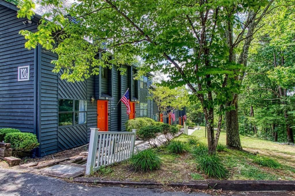 Pinecrest Townhomes-1king-2queen Unit-renovated Сasa de vacaciones