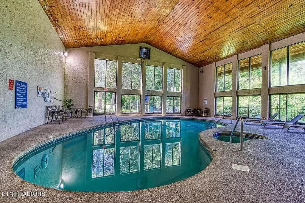 Pinecrest Townhomes-1king-2queen Unit-renovated Сasa de vacaciones *